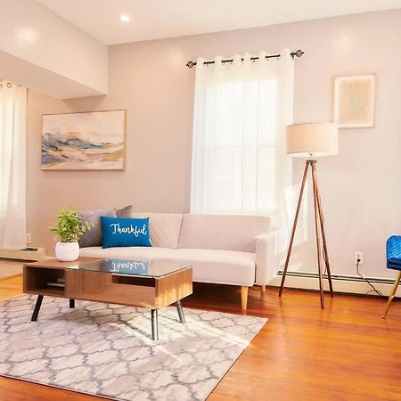 Cozy Apartment 1St 10Min Walk Downtown And City View Providence Exteriör bild