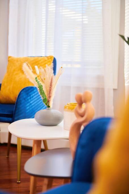 Cozy Apartment 1St 10Min Walk Downtown And City View Providence Exteriör bild