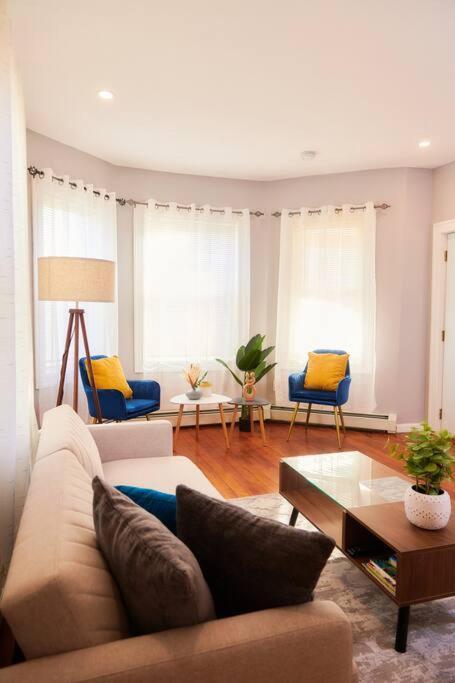Cozy Apartment 1St 10Min Walk Downtown And City View Providence Exteriör bild
