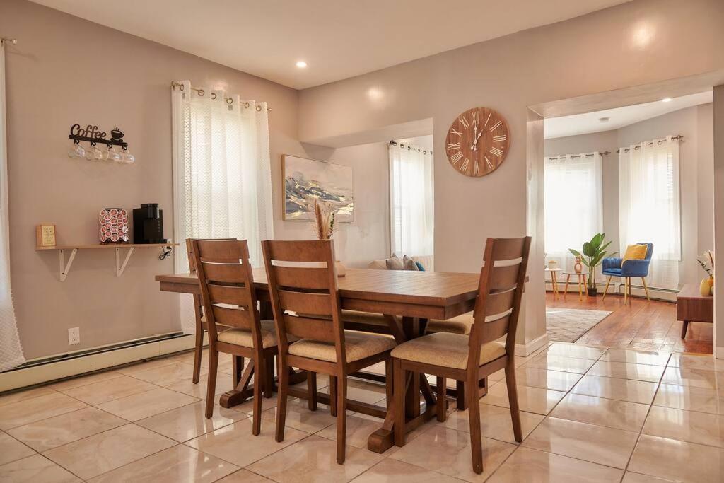 Cozy Apartment 1St 10Min Walk Downtown And City View Providence Exteriör bild