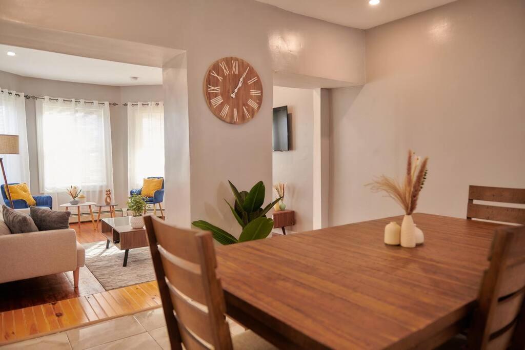 Cozy Apartment 1St 10Min Walk Downtown And City View Providence Exteriör bild