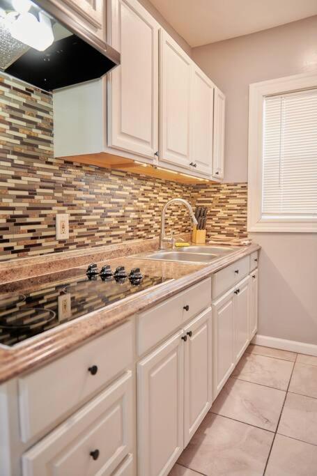Cozy Apartment 1St 10Min Walk Downtown And City View Providence Exteriör bild