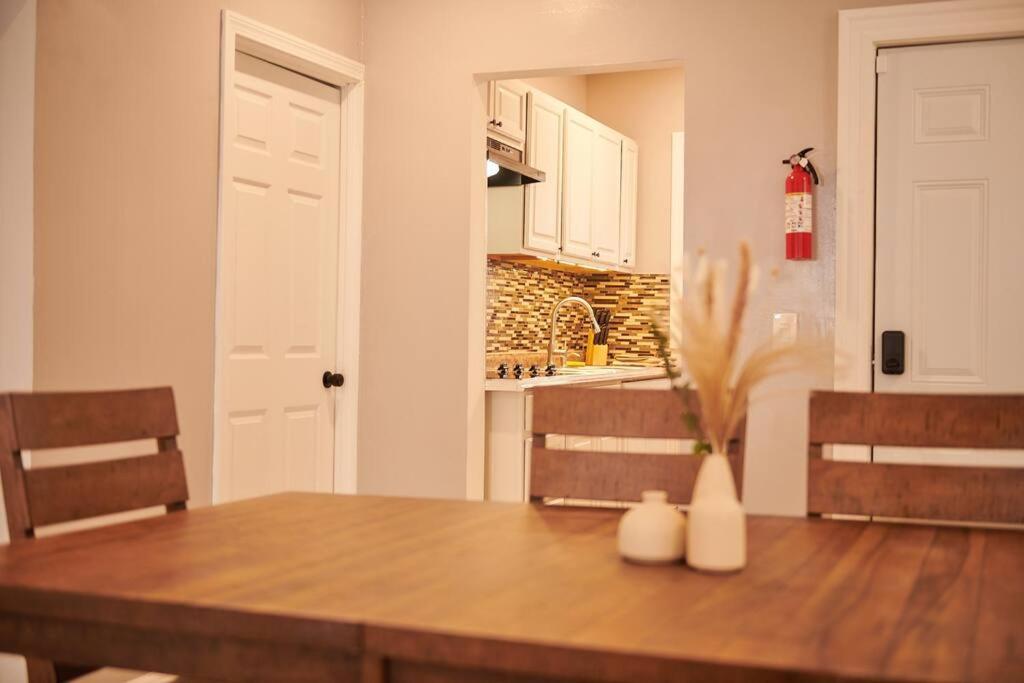 Cozy Apartment 1St 10Min Walk Downtown And City View Providence Exteriör bild
